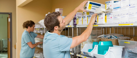 Condições adequadas de armazenamento para produtos médicos descartáveis